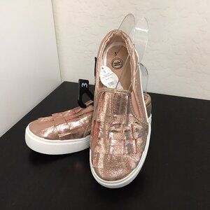 NWT Wonder Nation Girls Casual Ruffle Rose Gold Slip On Sneaker Size 3